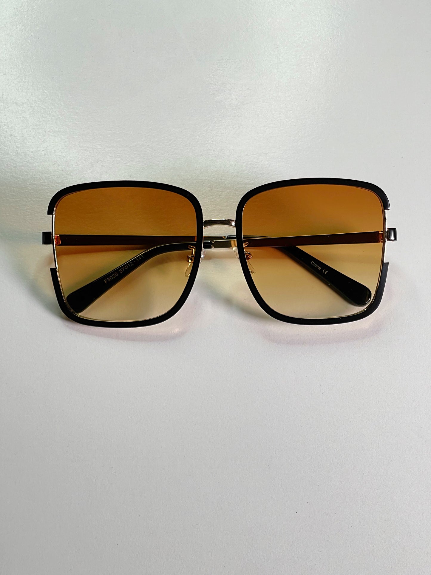 Veda Oversized Minimal Sunglasses-Black