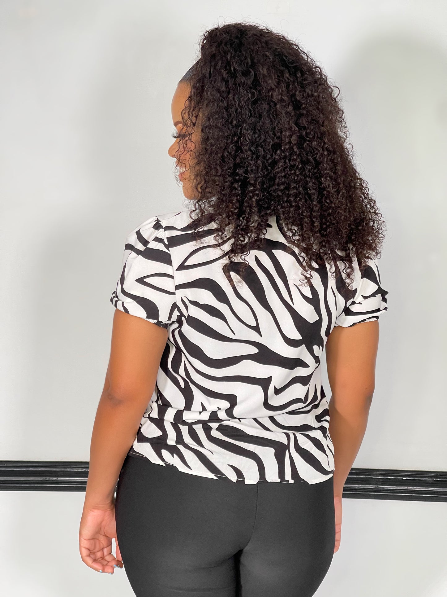 Ann Abstract  Print Top-White - Impoze Style™