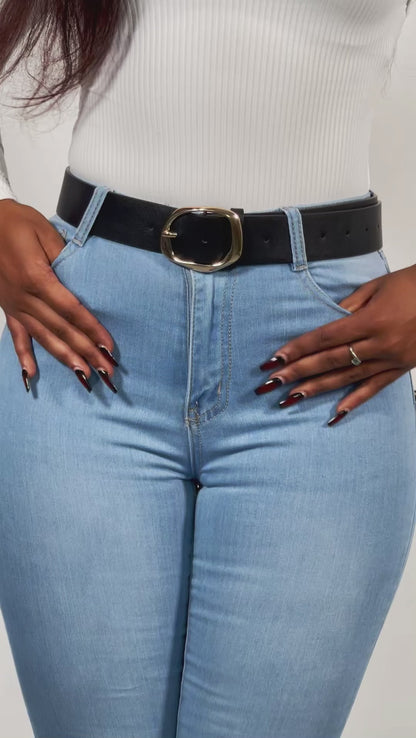 The Aurelia Oval Buckle Belt-Black